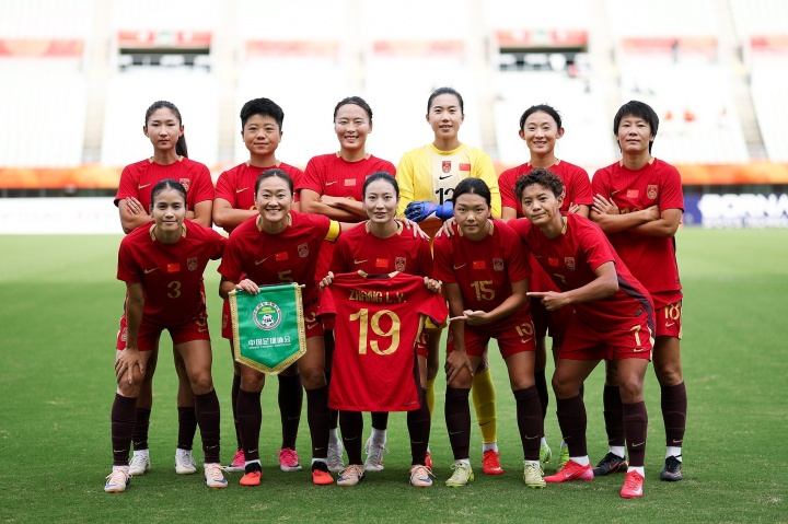 踢越南如此费劲！中国女足24射9正一球难进，90分钟被0